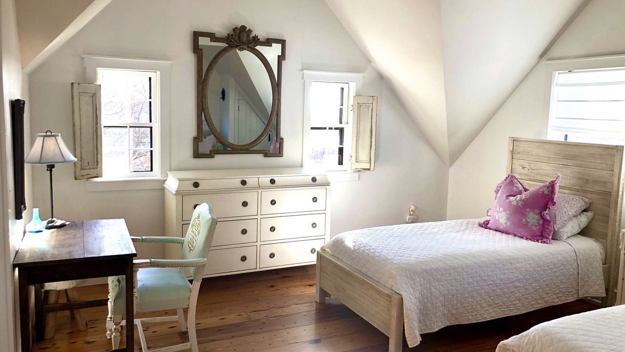 Photo of Others in Tom Nevers