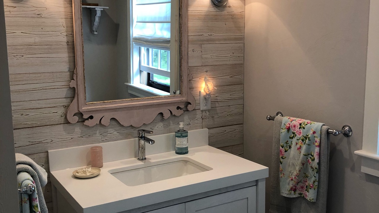 Photo of Others in Tom Nevers