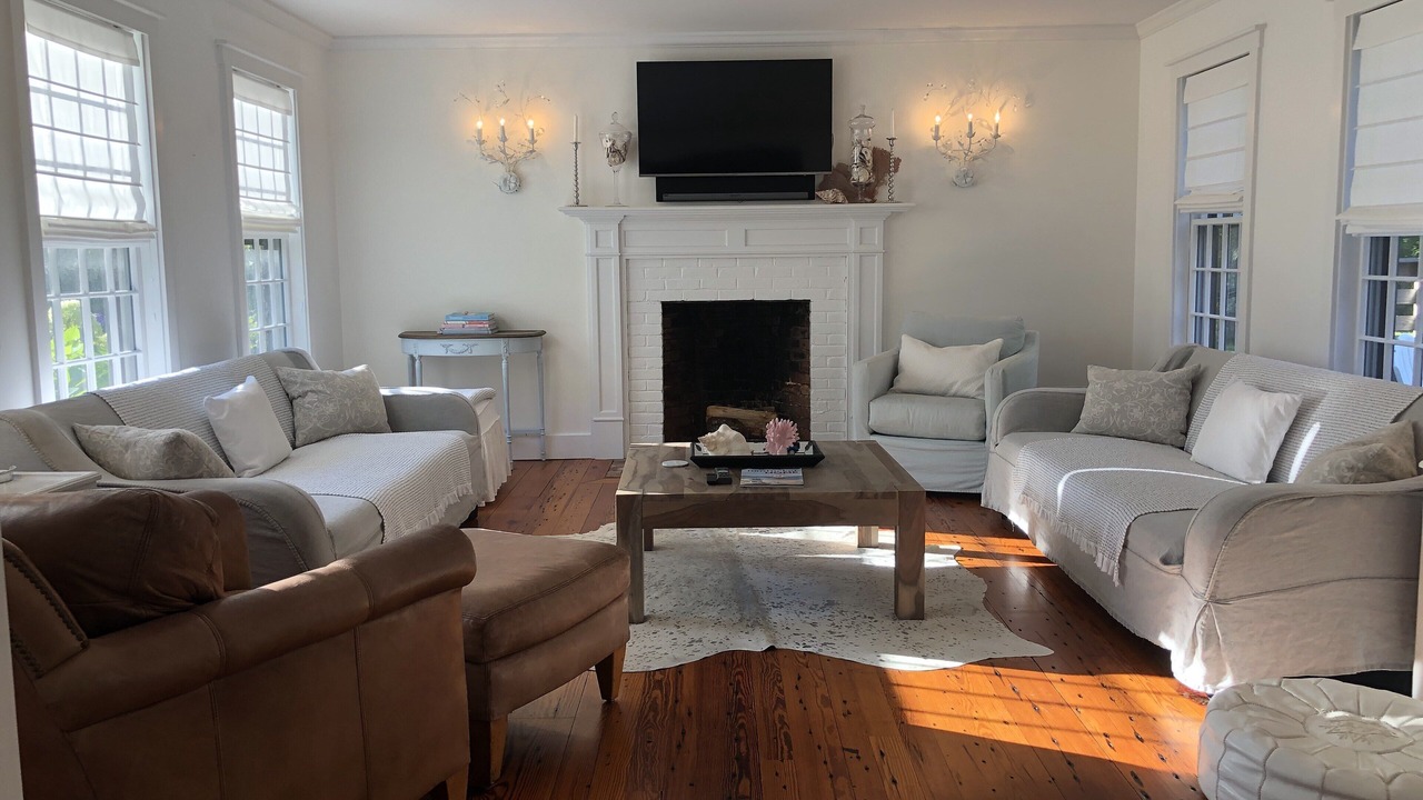 Photo of Others in Tom Nevers