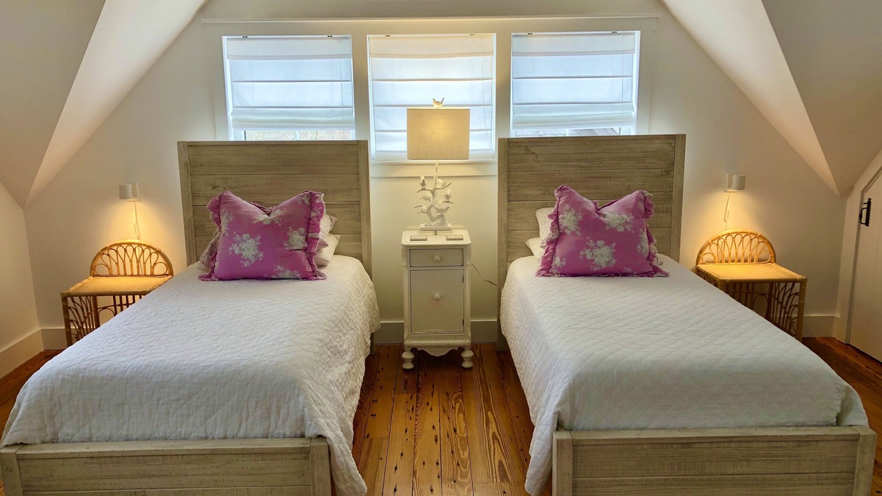 Photo of Others in Tom Nevers