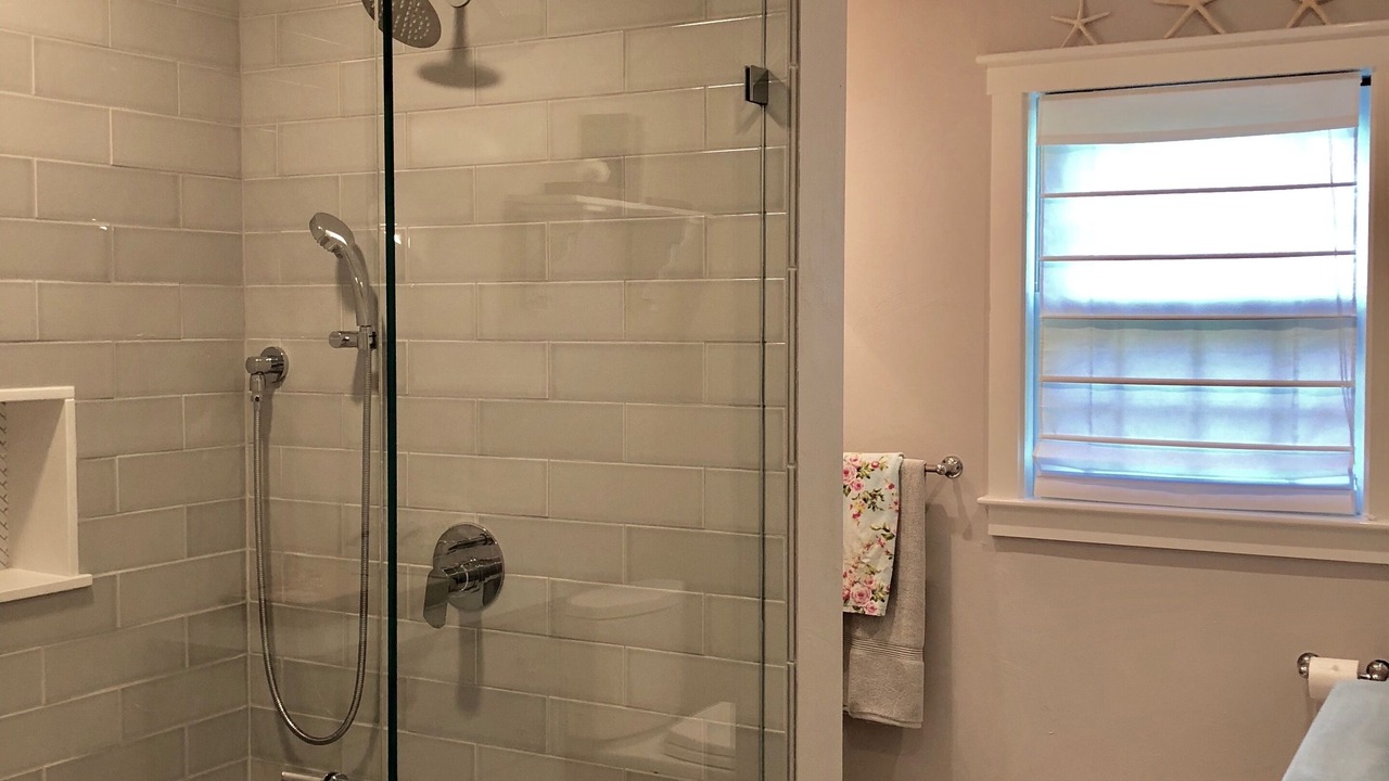 Photo of Others in Tom Nevers