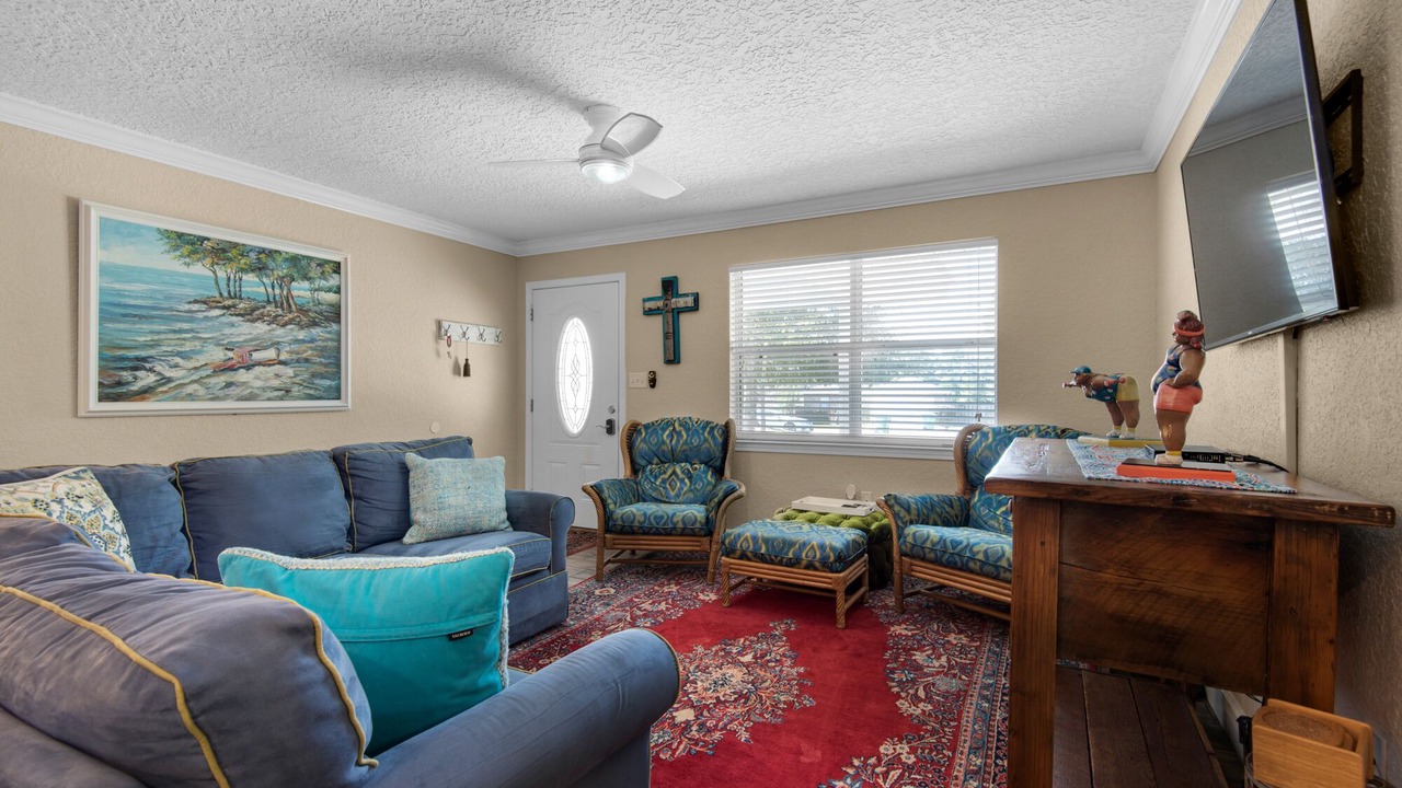 Photo of Livingroom in Laurel Hill