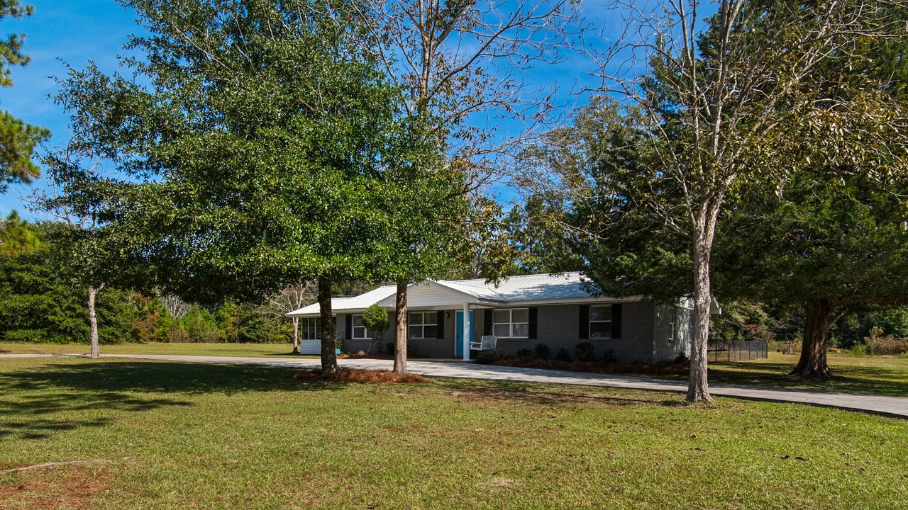 Photo of Outdoor in Laurel Hill
