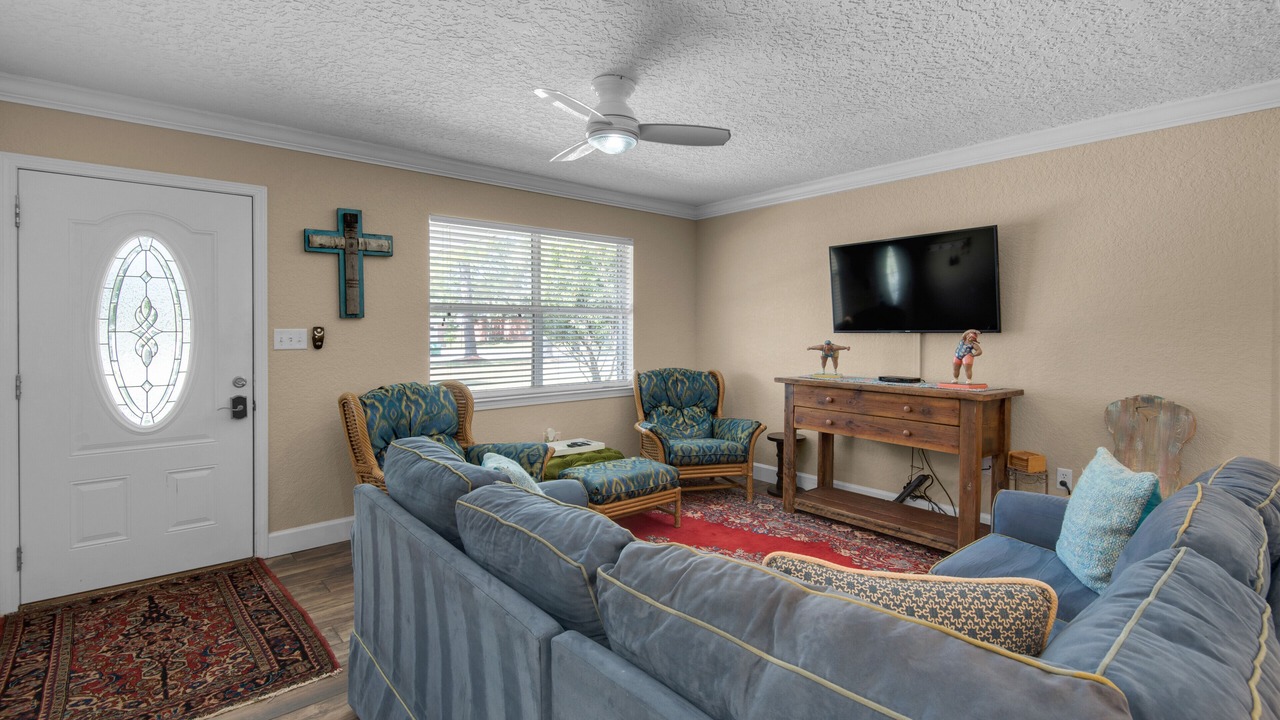 Photo of Livingroom in Laurel Hill