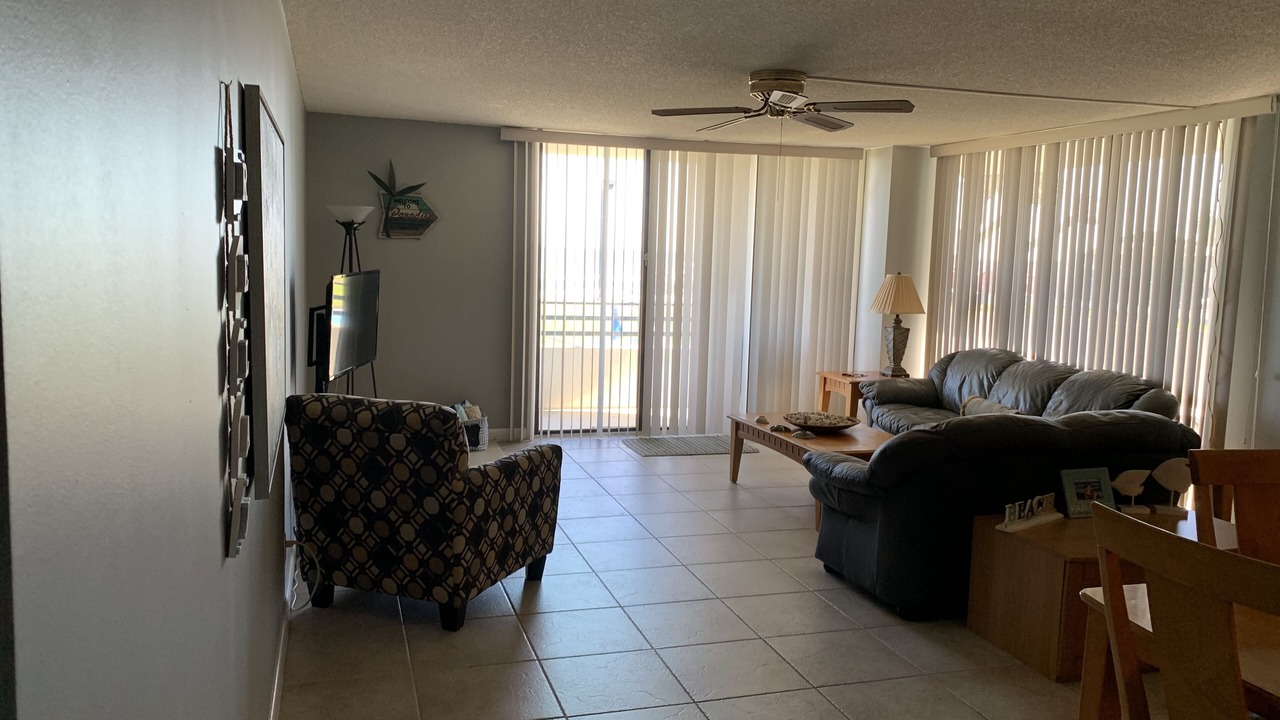 Photo of Livingroom in Daytona Beach