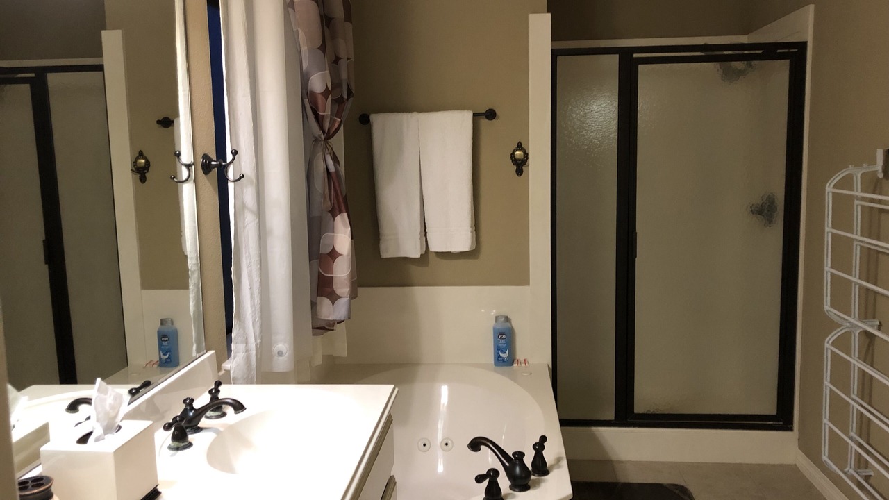 Photo of Bathroom in Woodland Hills