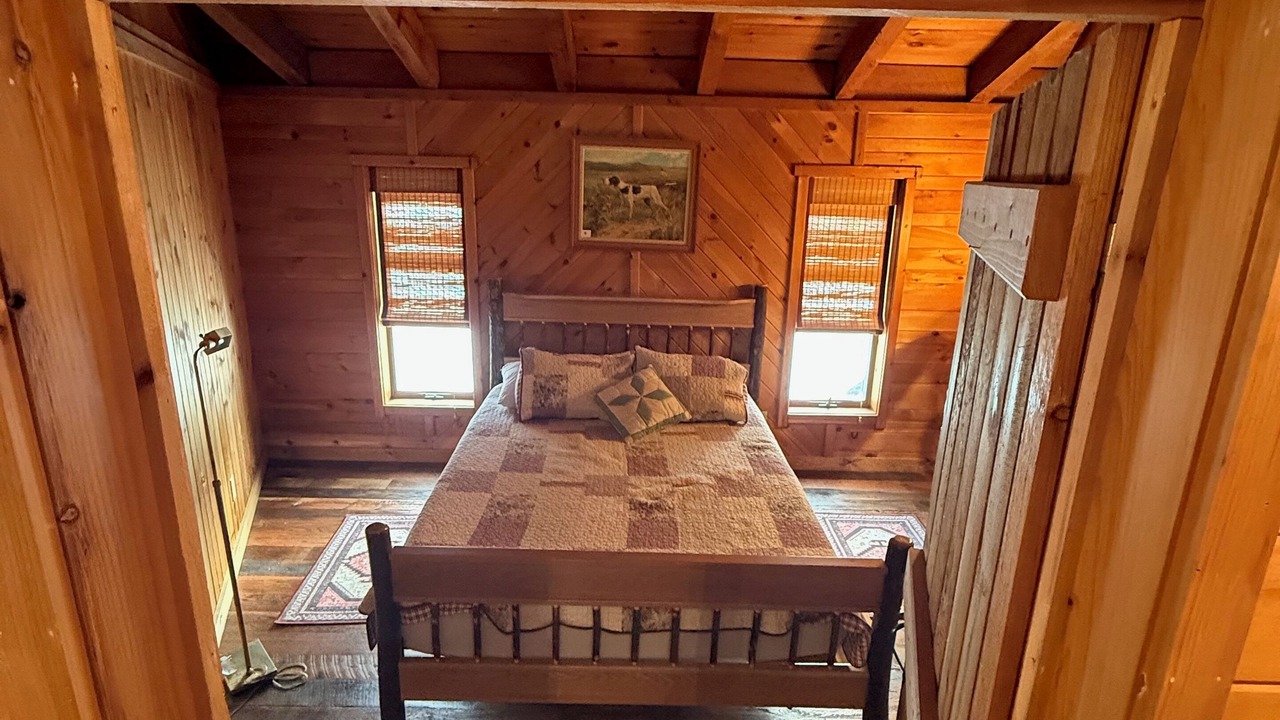 Photo of Bedroom in Gaines