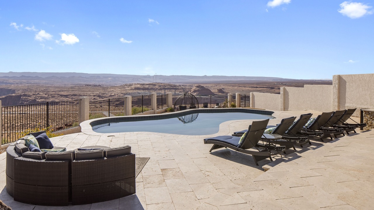 Photo of Outdoor in Page