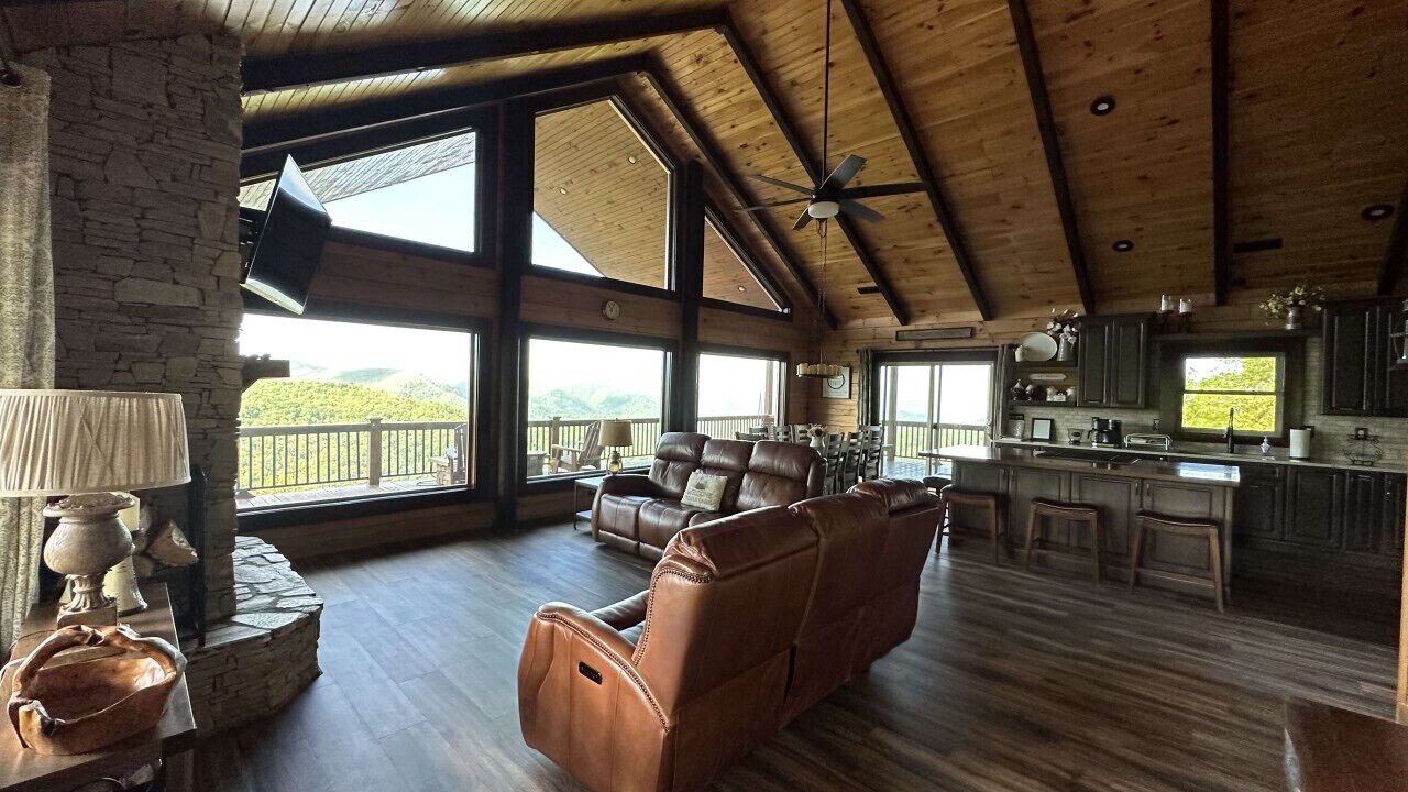 Photo of Livingroom in Bryson City