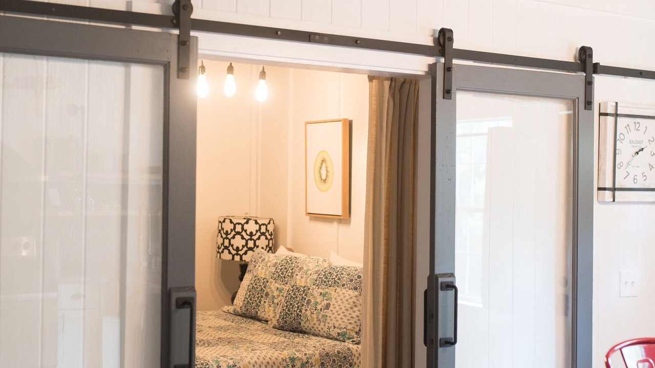 Photo of Bedroom in Summerville Historic District