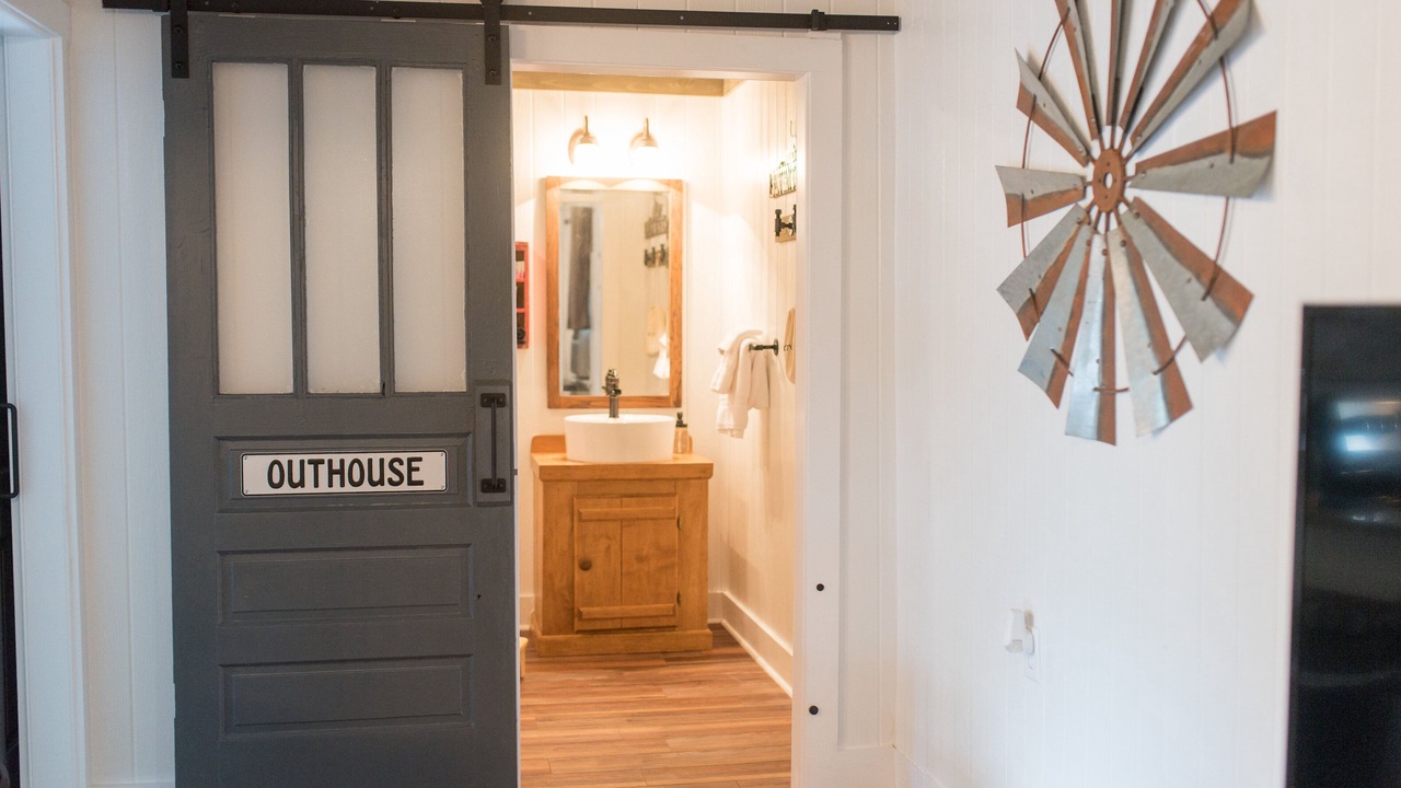 Photo of Bathroom in Summerville Historic District