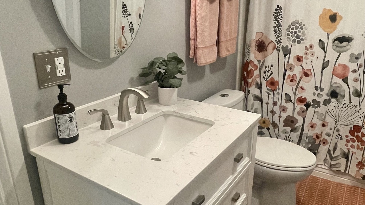 Photo of Bathroom in Sandy