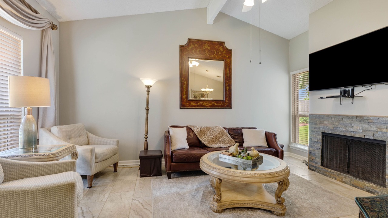 Photo of Livingroom in Lafayette