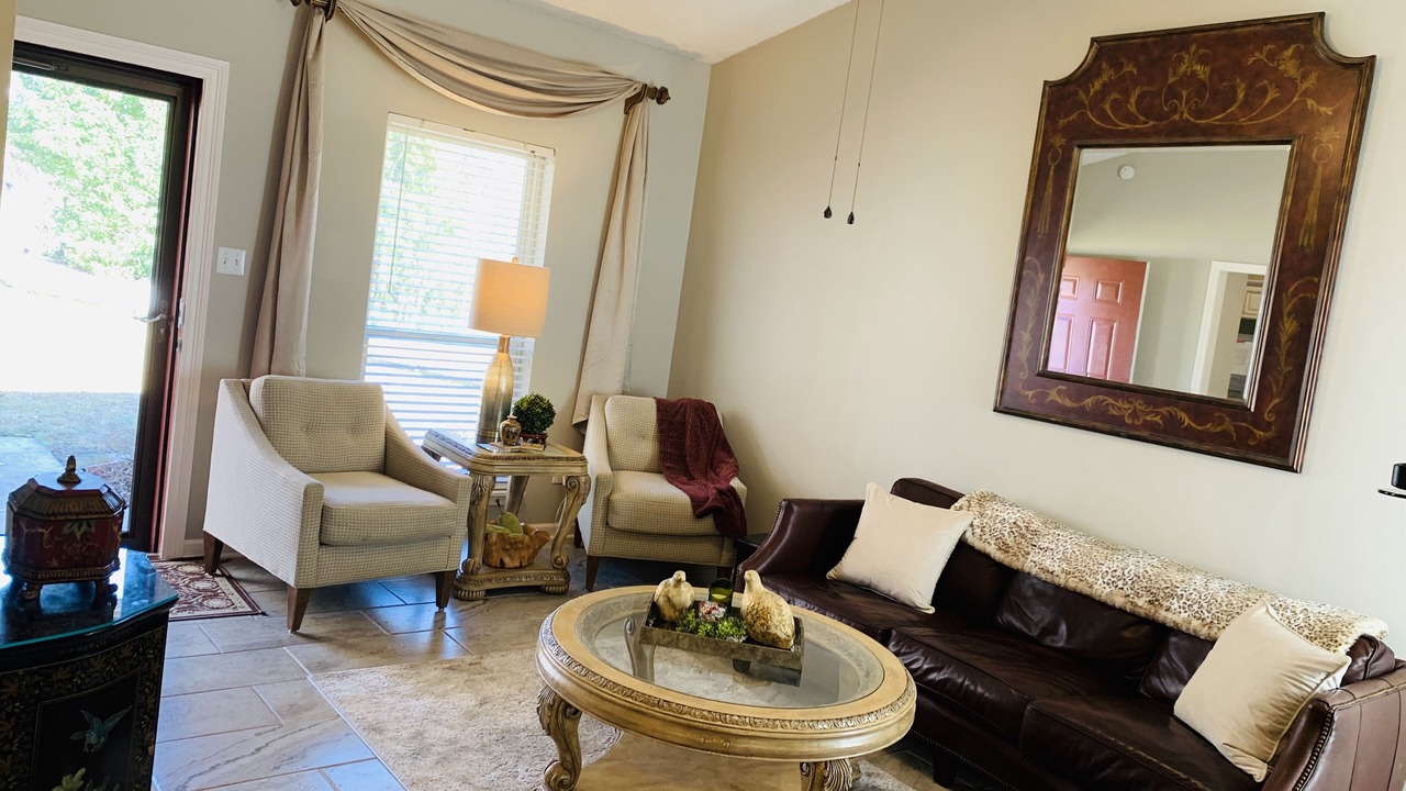 Photo of Livingroom in Lafayette