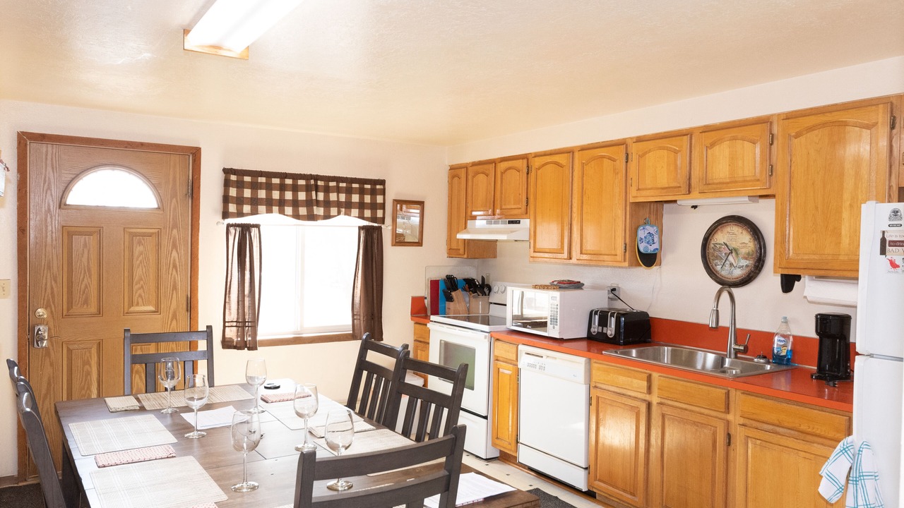 Photo of Kitchen in West Yellowstone
