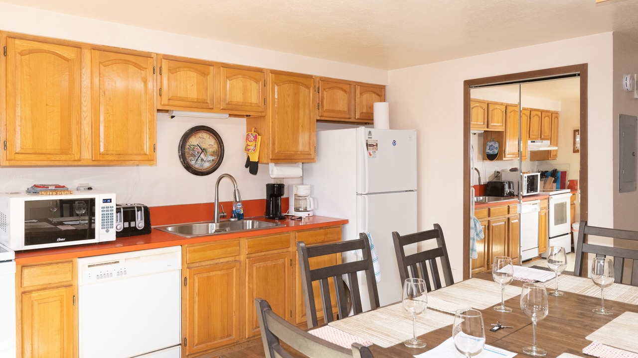 Photo of Kitchen in West Yellowstone