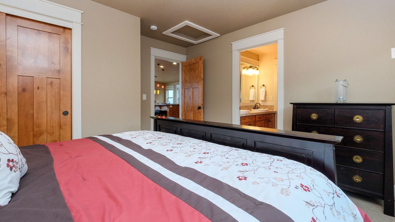 Photo of Bedroom in Roads End