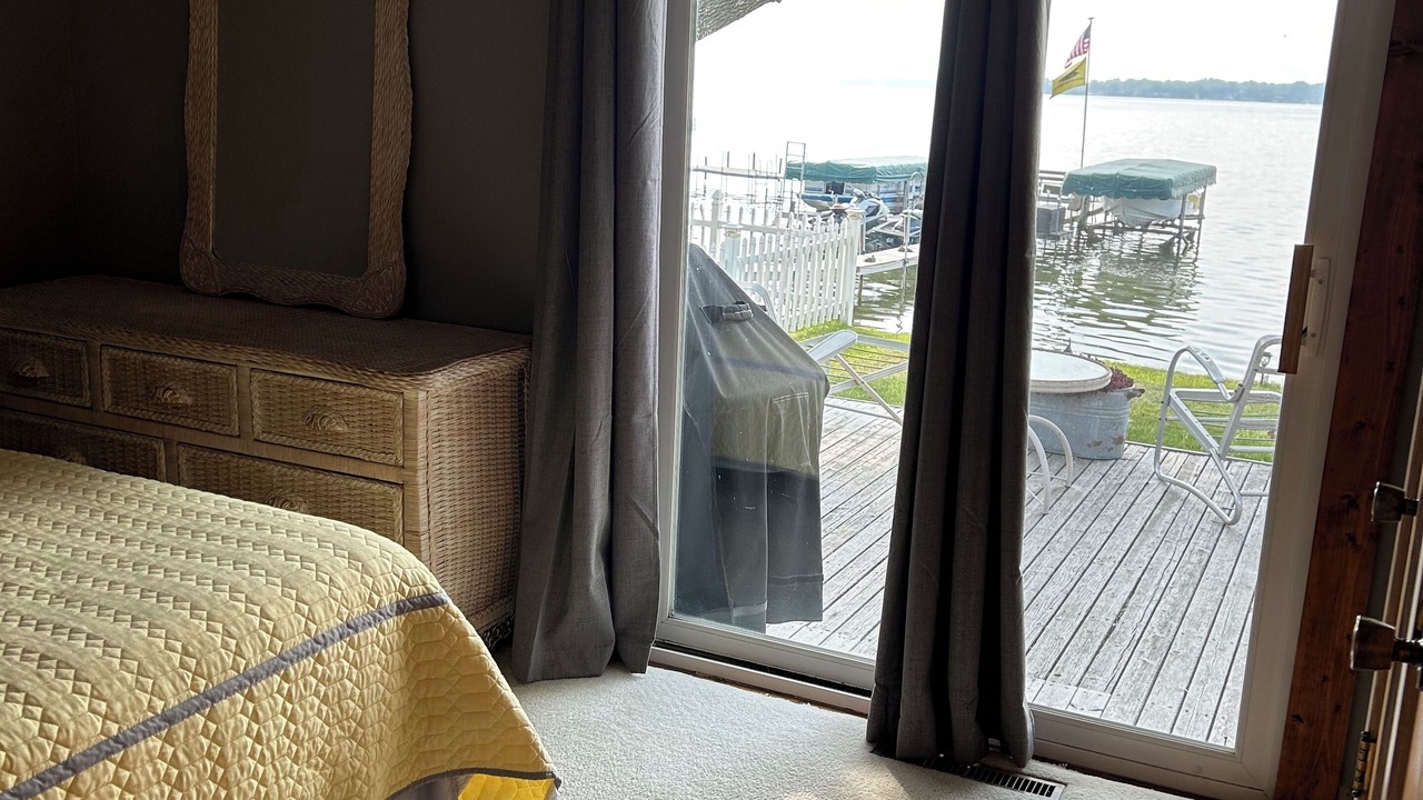 Photo of Bedroom in Clear Lake