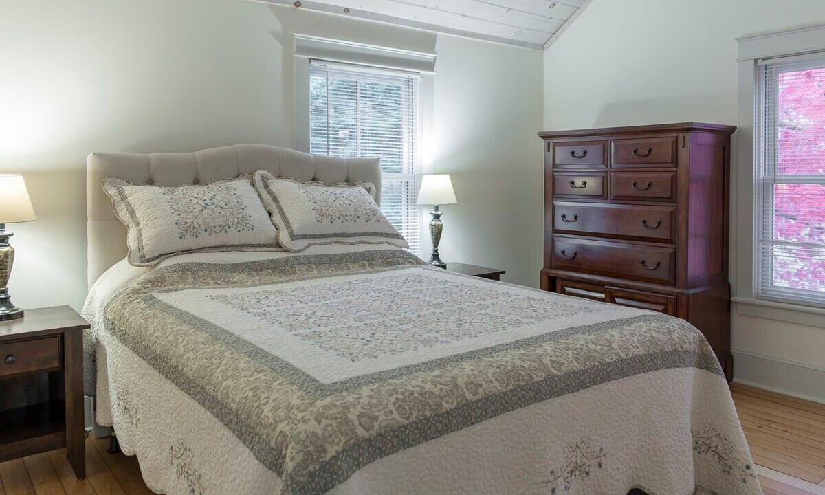 Photo of Bedroom in Lenox