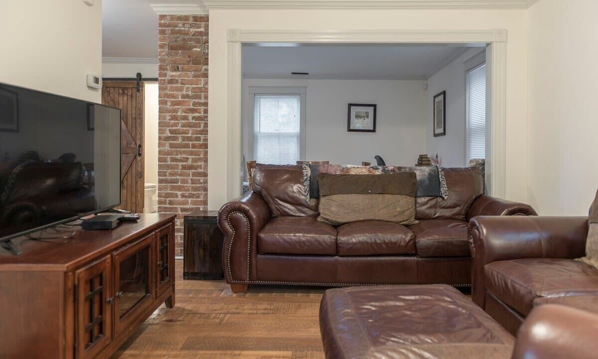 Photo of Livingroom in Lenox