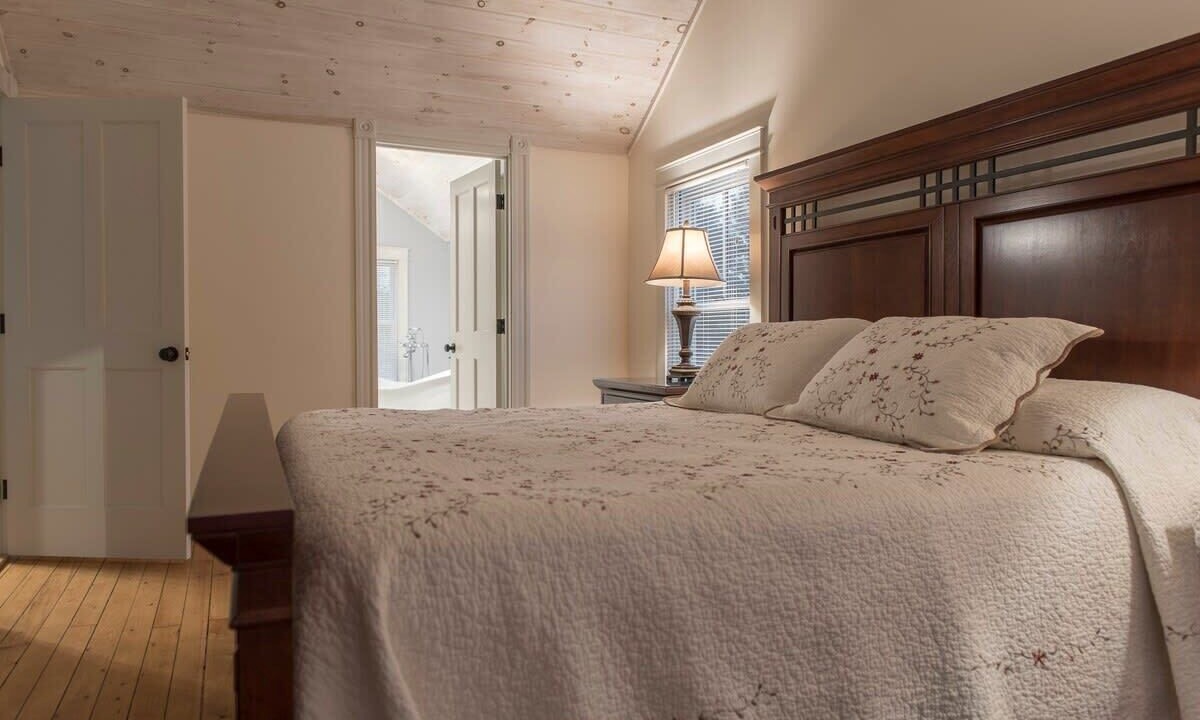 Photo of Bedroom in Lenox