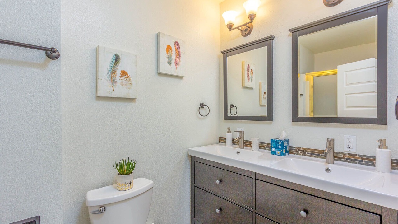 Photo of Bathroom in Oakridge