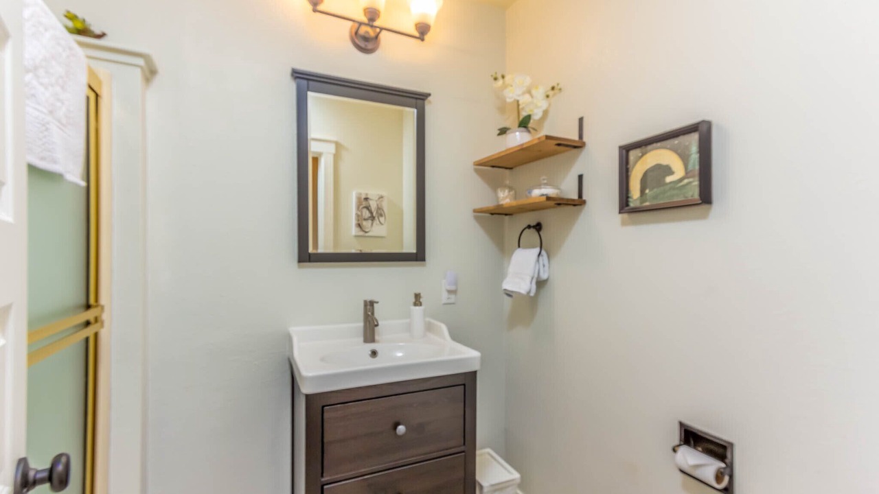 Photo of Others in Oakridge