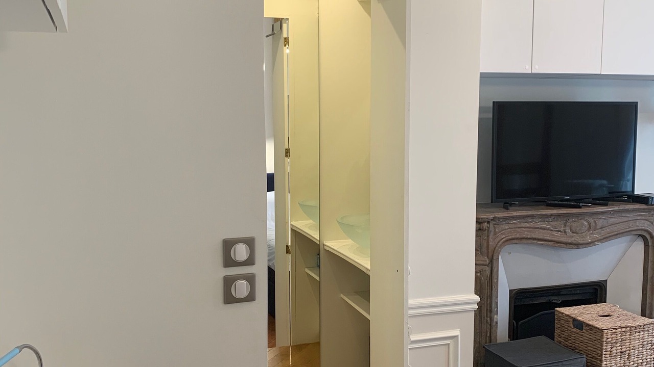 Photo of Bedroom in 8th Arrondissement