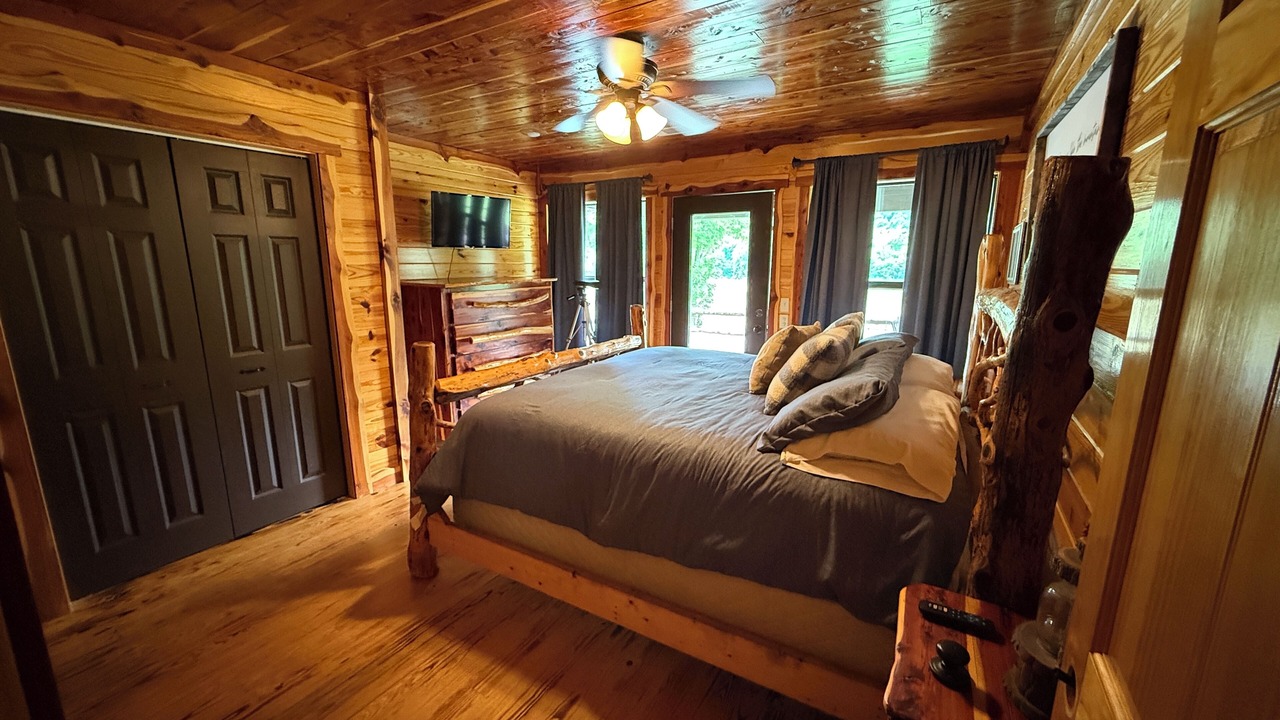 Photo of Bedroom in Mountain View