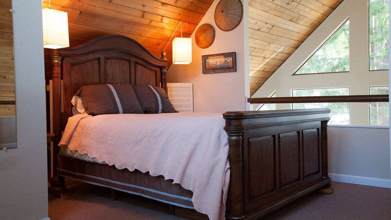 Photo of Bedroom in Brinnon