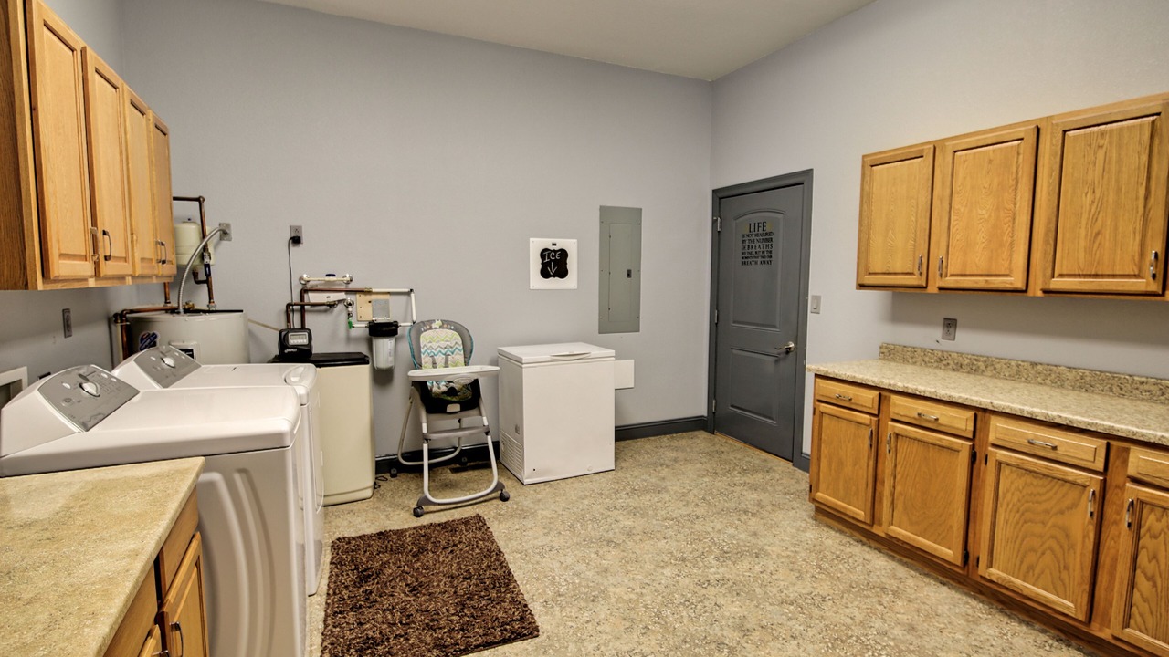 Photo of Bedroom in Roach