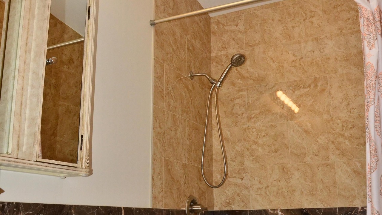 Photo of Bathroom in Oro Station