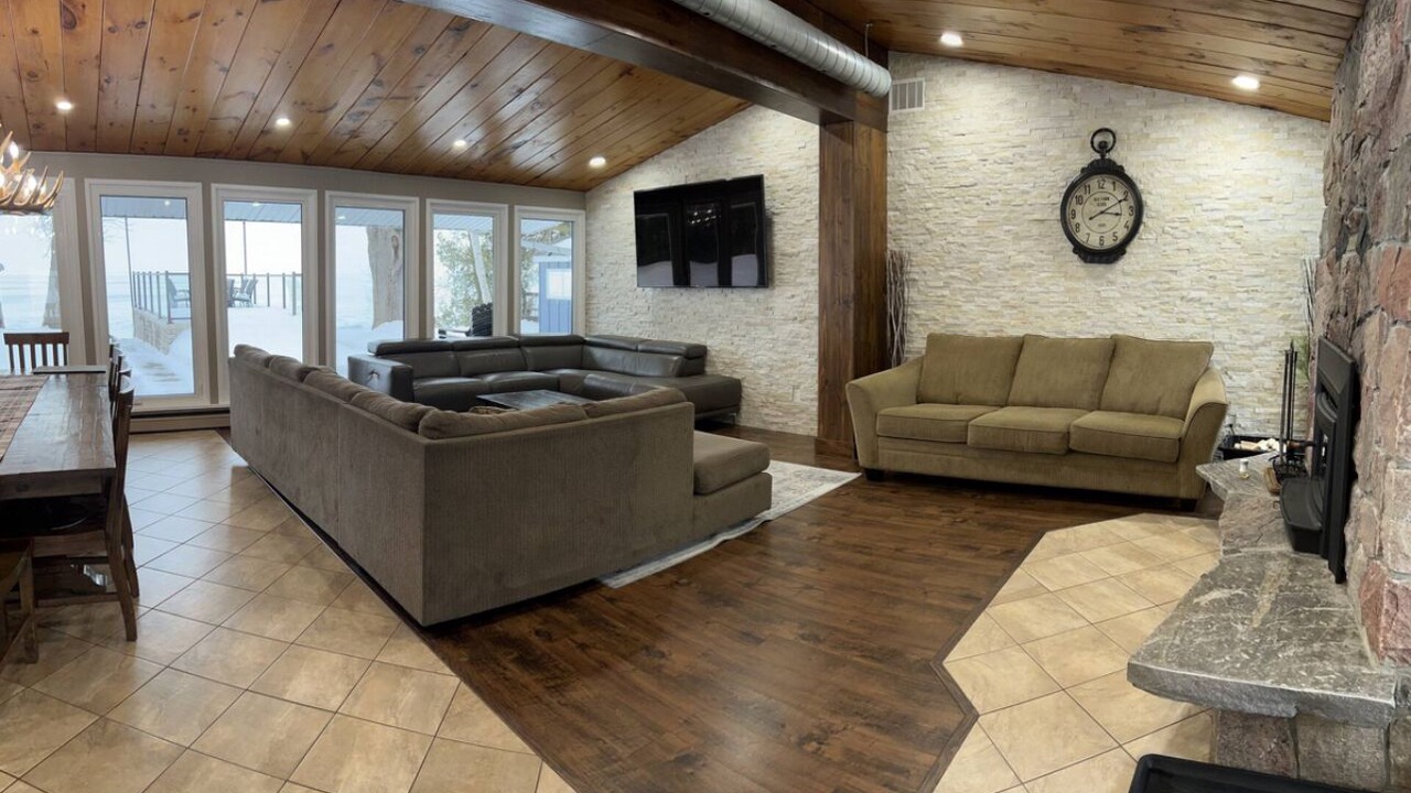 Photo of Livingroom in Oro Station