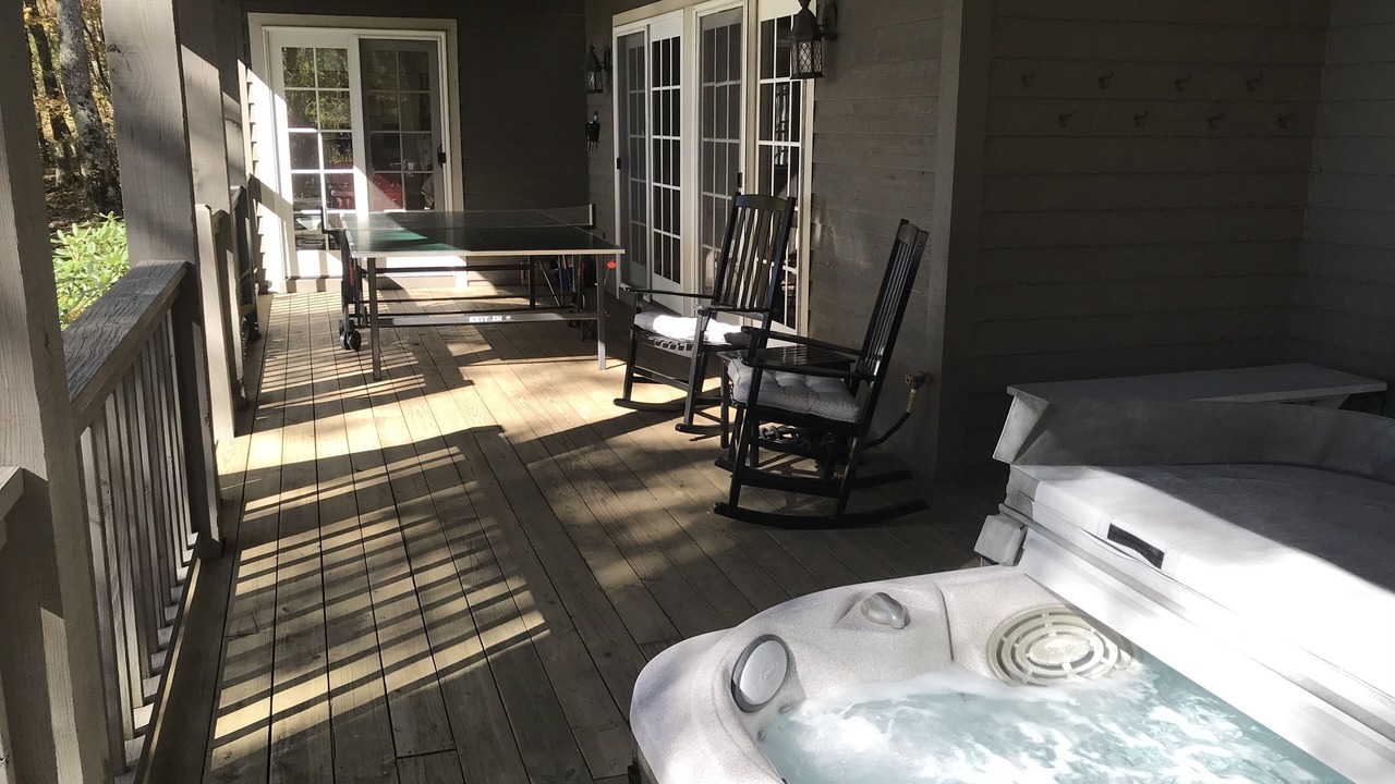 Photo of Patio Balcony in Linville Ridge