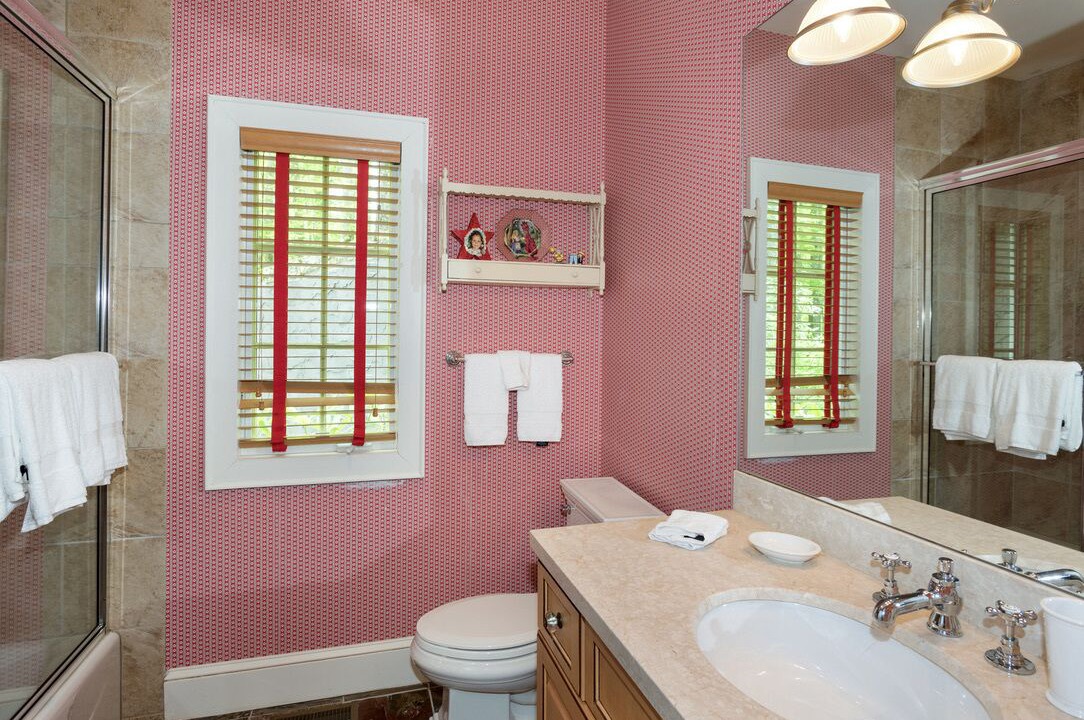 Photo of Bathroom in Linville Ridge