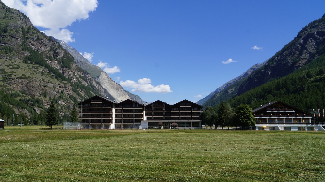 Photo of Others in Taesch