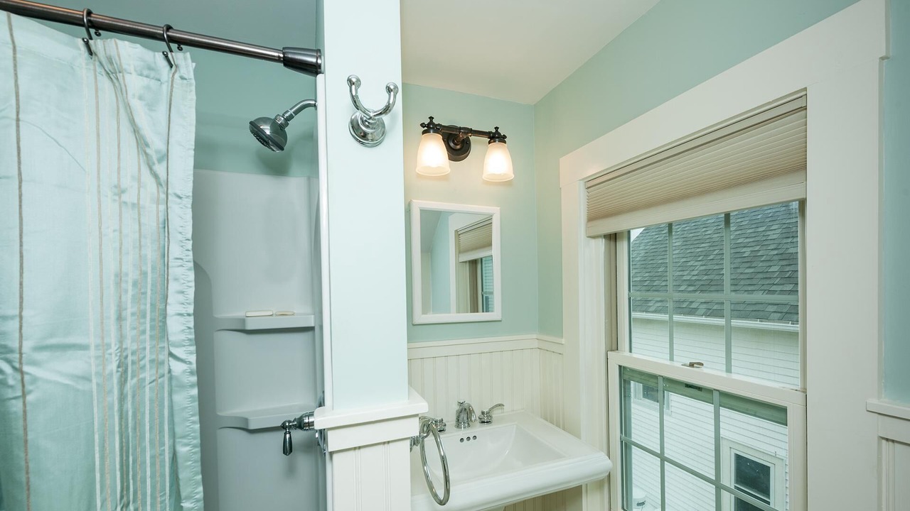 Photo of Bathroom in York Beach