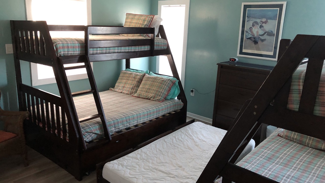Photo of Bedroom in Bermuda Beach