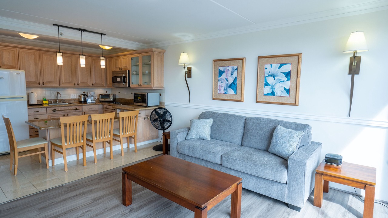 Photo of Livingroom in Waikiki