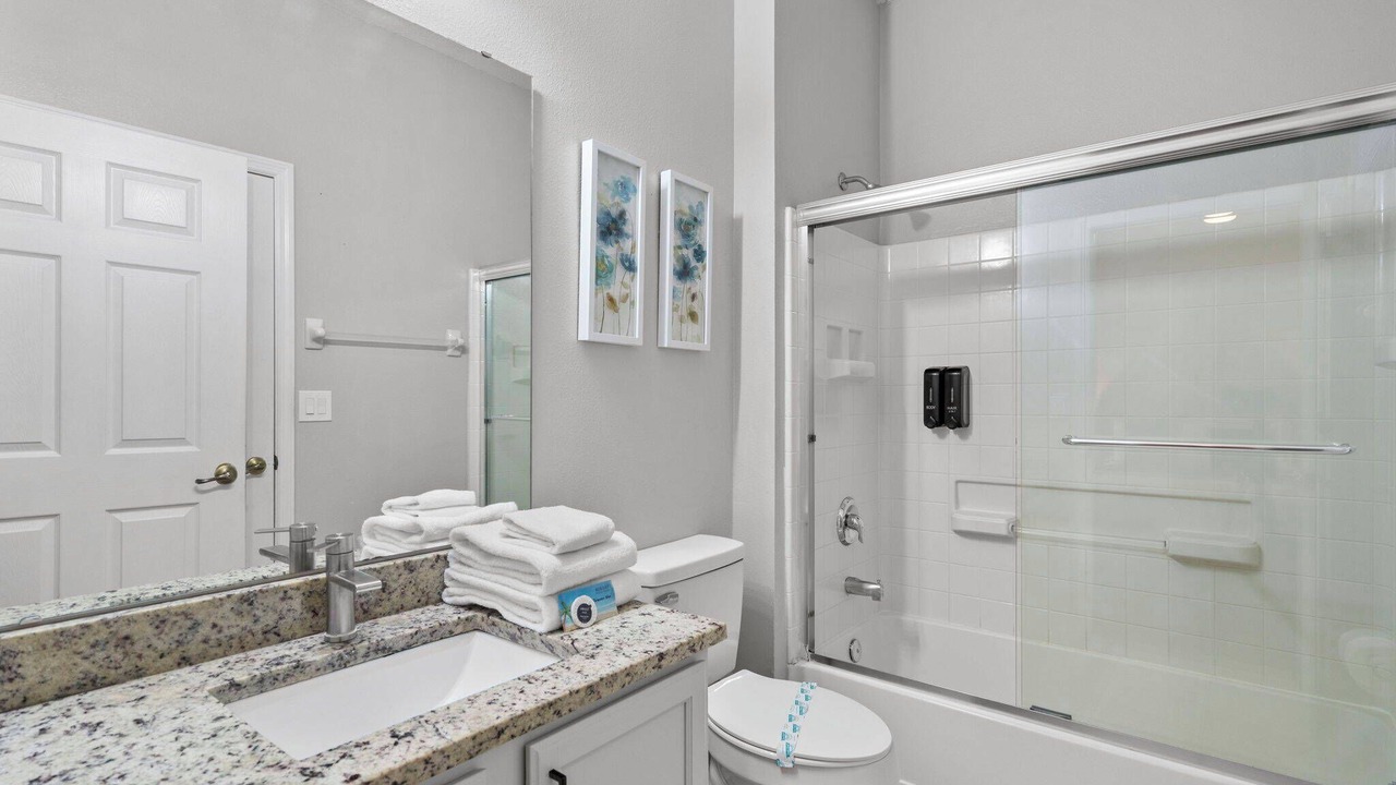 Photo of Bathroom in Bay Lake
