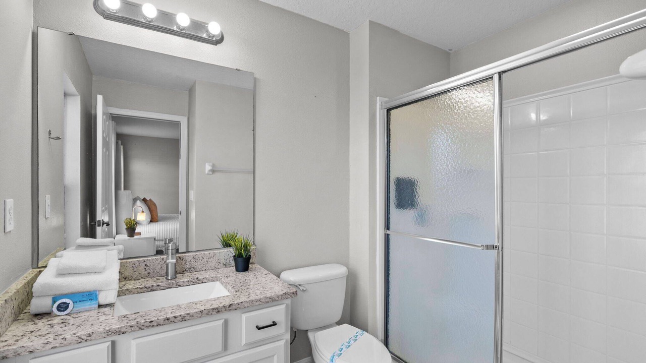 Photo of Bathroom in Bay Lake