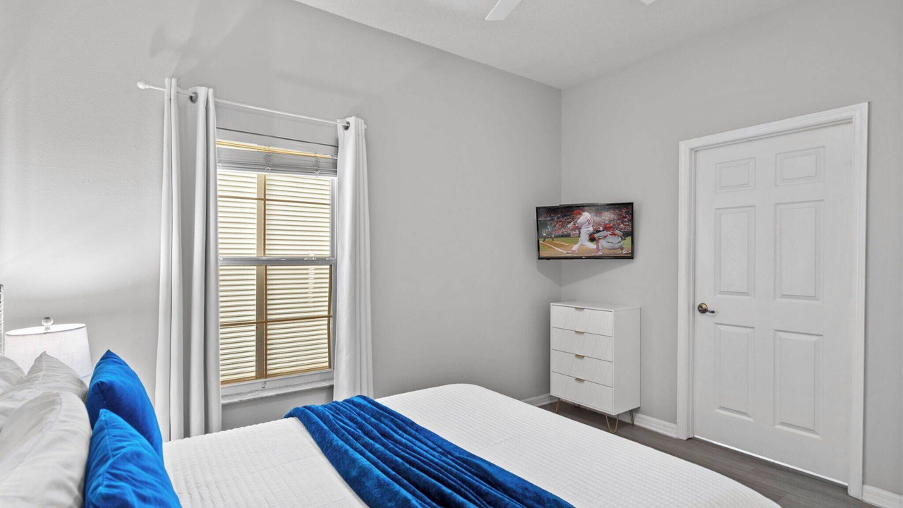 Photo of Bedroom in Bay Lake