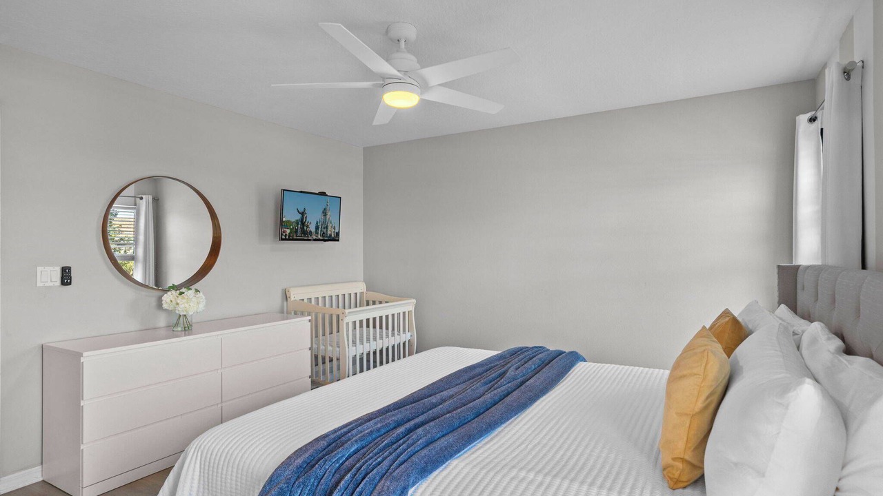 Photo of Bedroom in Bay Lake