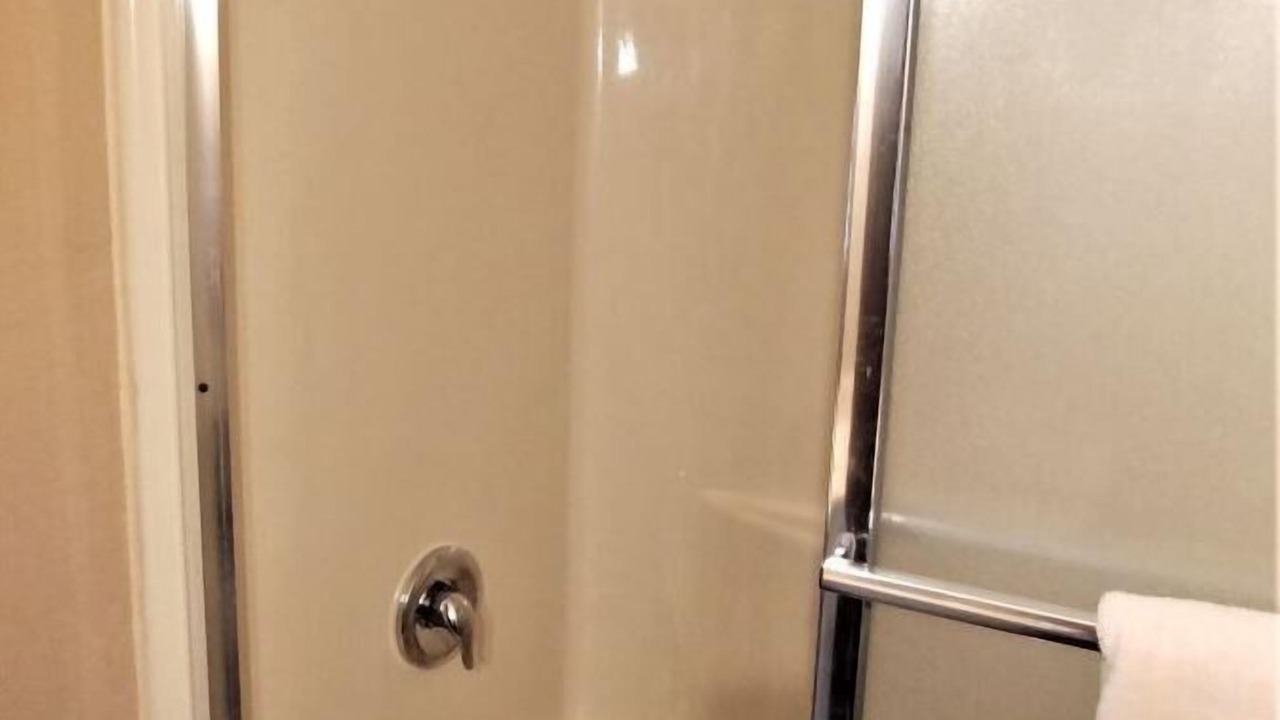 Photo of Bathroom in Red River