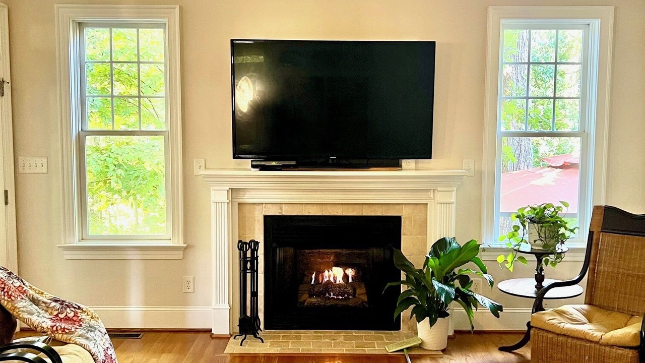 Photo of Livingroom in Northwest Raleigh