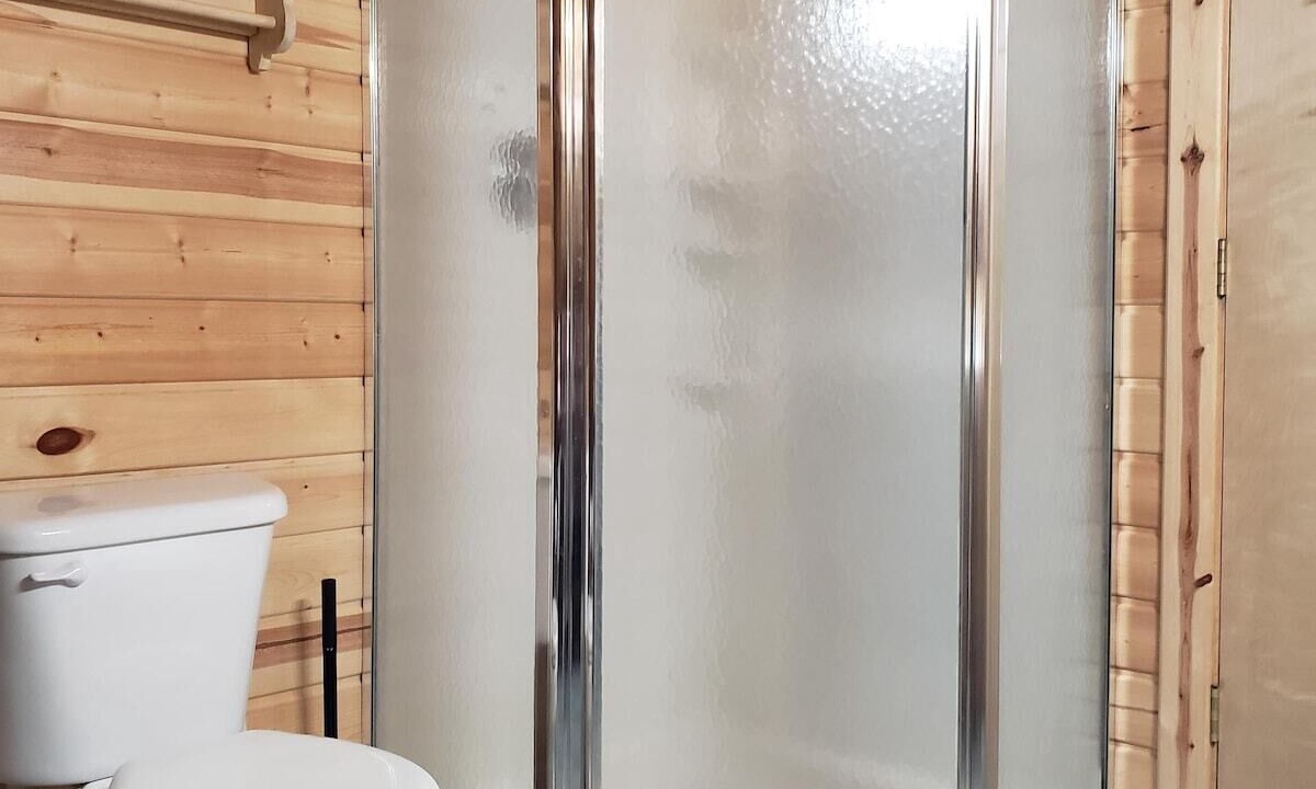 Photo of Bathroom in Island Park