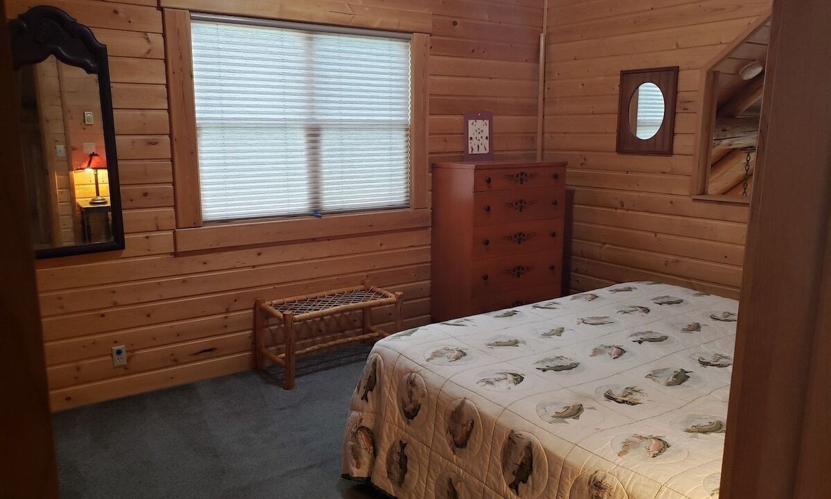 Photo of Bedroom in Island Park