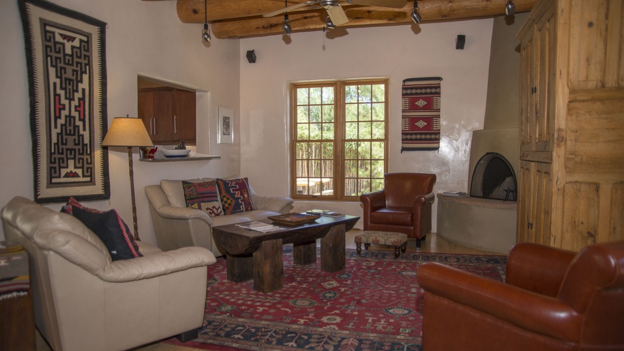 Photo of Livingroom in Historic Eastside