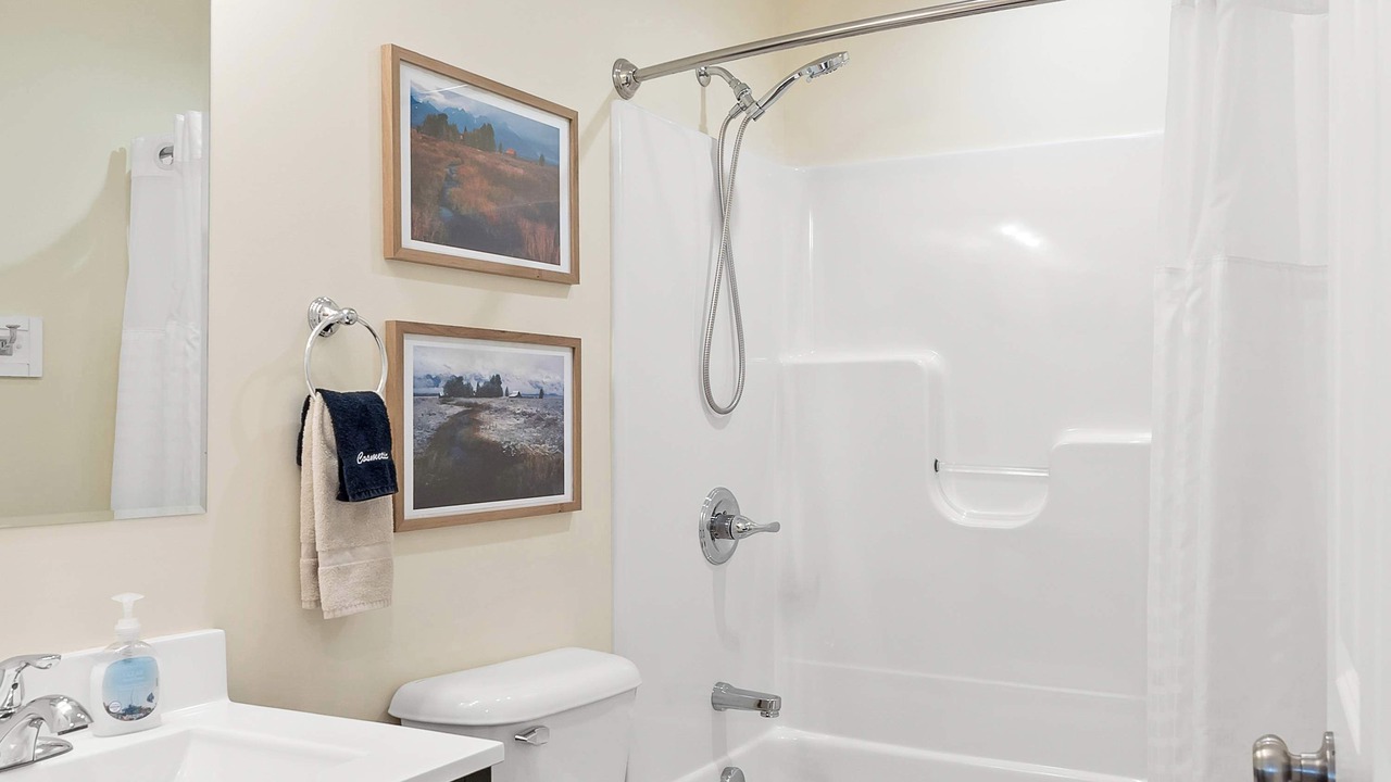 Photo of Bathroom in Kendall