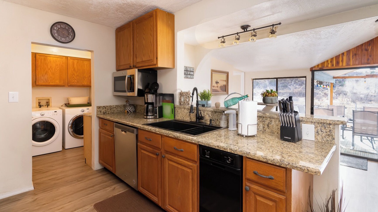 Photo of Kitchen in Navajo Dam